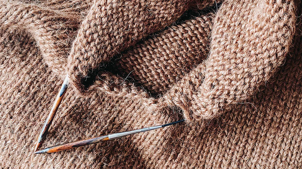 Ärmelmaschen richtig aufnehmen (am Beispiel des Raglanpullovers) - Stricken lernen